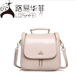 青春物語 路易華菲學院風雙肩包，可愛與實用的完美融合