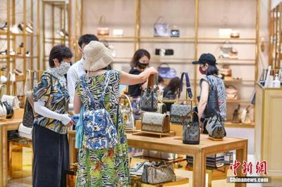 掛洋牌賣國貨 箱包銷售中的營銷迷思與國產(chǎn)品牌的價值回歸